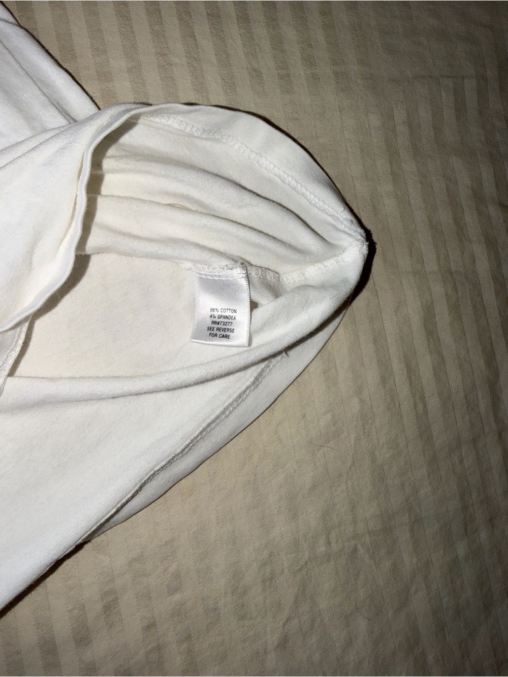 Vintage 2000s Classic White Spaghetti Strap Built in Bra Tank Top - Women - Picture 9 of 11